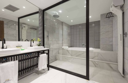 Primer Ensanche Hotel | Hotel Tres Reyes Pamplona