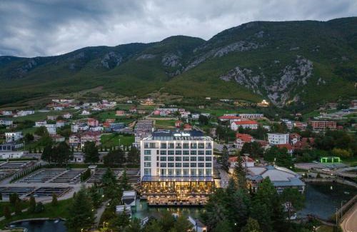 Vrellë Hotel | Hotel Trofta