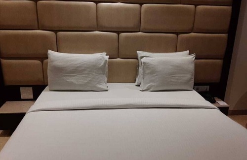 Satna Hotel | Hotel Uma Residency