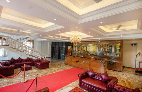 Latur Hotel | Hotel Utsav Square