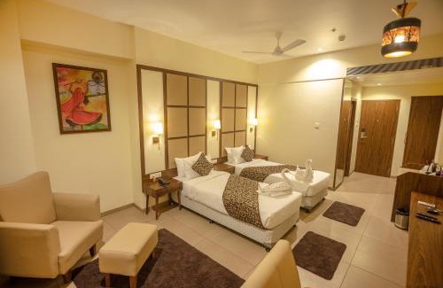 Latur Hotel | Hotel Utsav Square