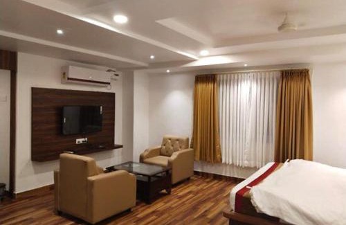 Hanmakonda Hotel | Hotel Vaishnavi Grand