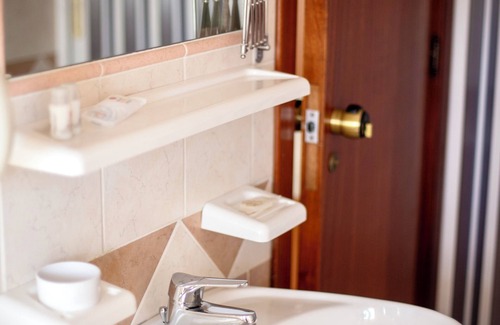 Sala Consilina Hotel | Hotel Vallisdea