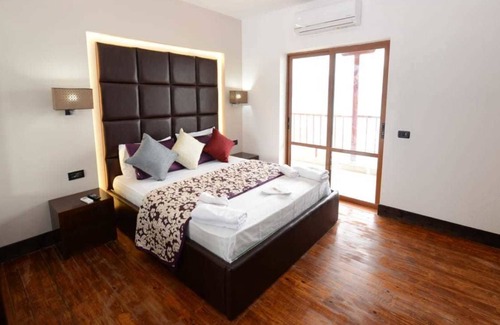 Udenisht Hotel | Hotel Victoria
