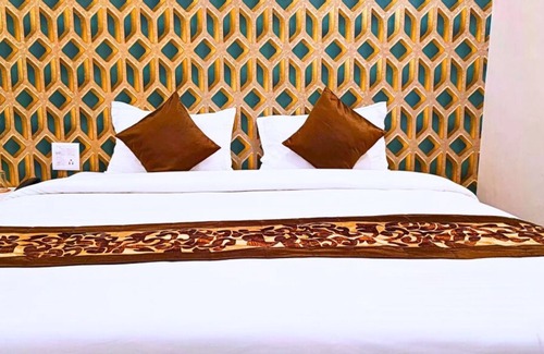Sultanpur Hotel | Hotel Vijay Deluxe