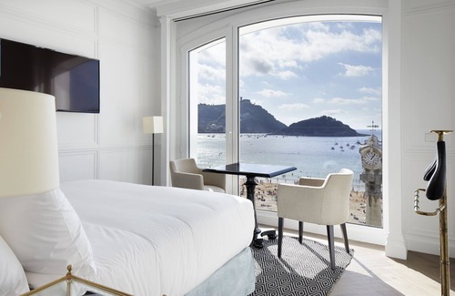 San Sebastian Centro Hotel | Hotel Villa Favorita