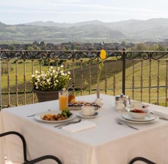 Serravalle Scrivia Hotel | Hotel Villa La Bollina