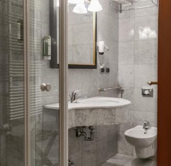 Castello d'Aviano Hotel | Hotel Villa Policreti