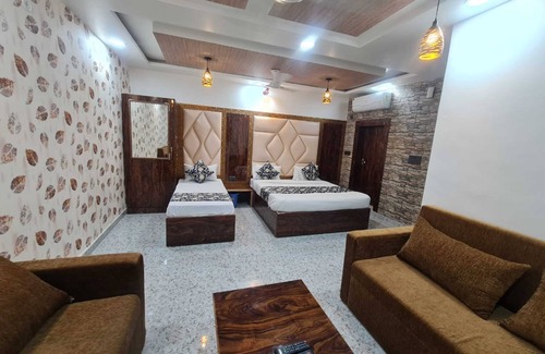 Aligarh Hotel | Hotel Vrindavan Palace