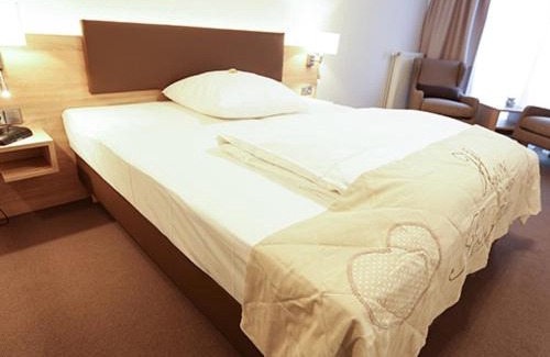 Moelln Hotel | Hotel Waldhalle