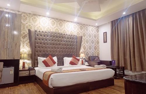 Pashim Vihar Hotel | Hotel Waterfall Paschim Vihar Delhi