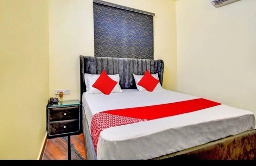 Bahadurgarh Hotel | Hotel White Hut
