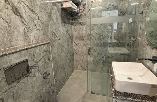 Haldwani Hotel | Hotel white inn