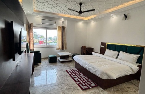 Haldwani Hotel | Hotel white inn
