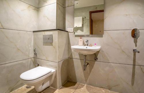 Mathura Hotel | Hotel Wonder House - Free Parking- 5g Free Wifi, Modern Boutique Property