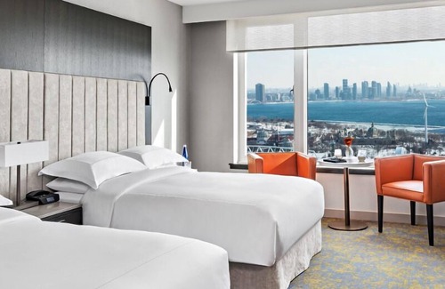Niagara Hotel | Hotel X Toronto, a Destination by Hyatt Hotel