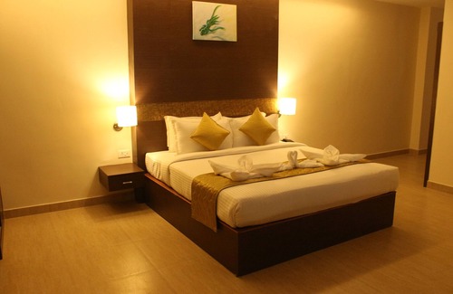 Adoor Hotel | Hotel Yamuna