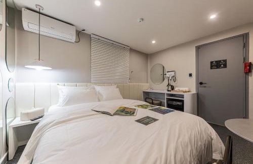 Guri Hotel | Hotel Yellow