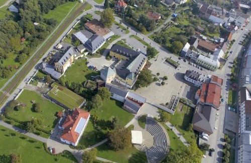 Velka Bystrice Hotel | Hotel Zámek Velká Bystřice