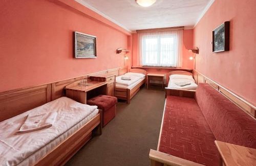 Olesnice Hotel | Hotel Závrší