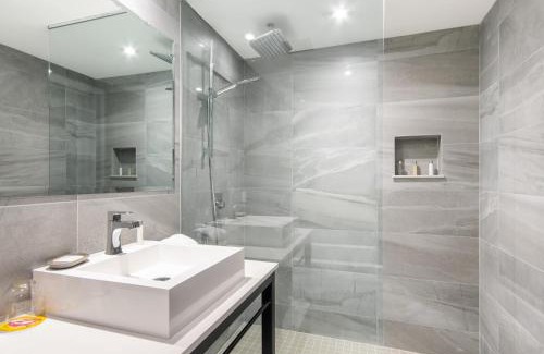 Quartier des Spectacles Hotel | HOTEL10