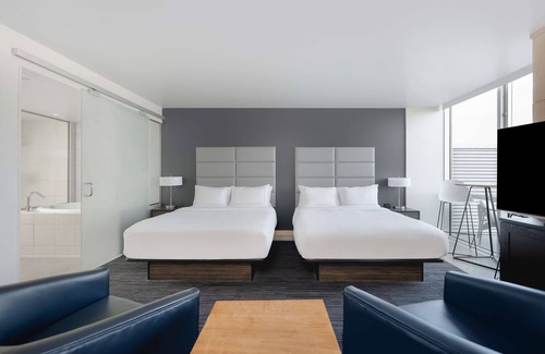 Iowa City Hotel | hotelVetro Iowa City, Tapestry Collection by Hilton