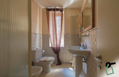 Vezzano Ligure Hotel | Hotiday Vezzano Ligure