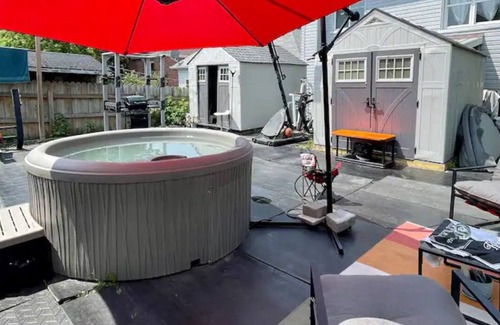 Sudbury Apartment | Hottub/Pool Table Getaway