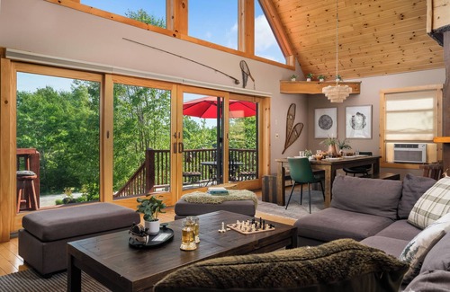 Bethel Ski Chalet | Hottub-Views-Firepit-BBQ-SwingSet-GameRm-Arcade-DogsOK