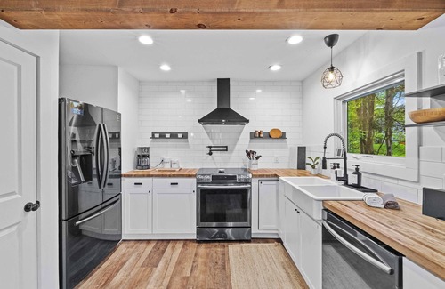 Long Pond House | HotTub,Walk2Beach,Indoor/Outdoor Pools,DogFriendly