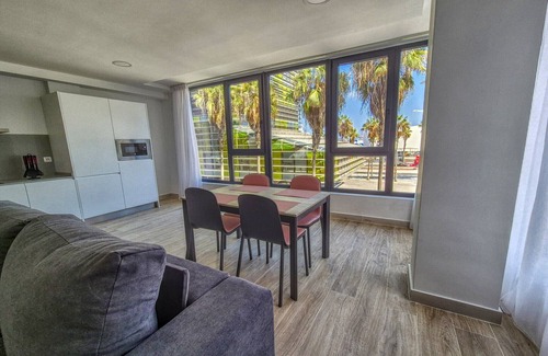 Las Palmas de Gran Canaria House | House by Playa de Las Canteras, Las Palmas