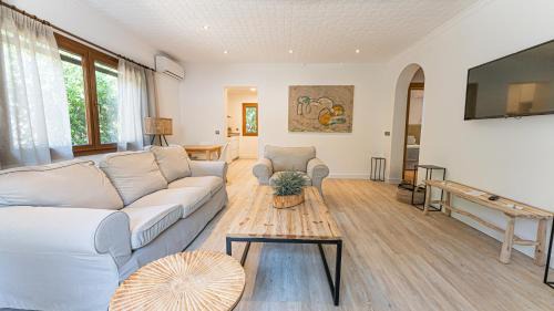 Les Meravelles Villa | Houm Villa Nets