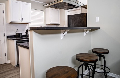 Mobile Apartment | Hour From Beaches Near USA Jaguars' Campus!! ⭐️