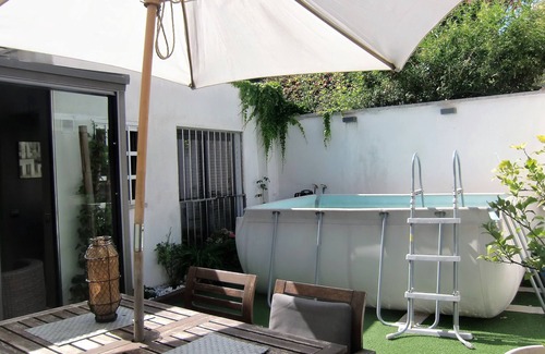 L'Hospitalet de Llobregat House | House with pool, garden and well connected