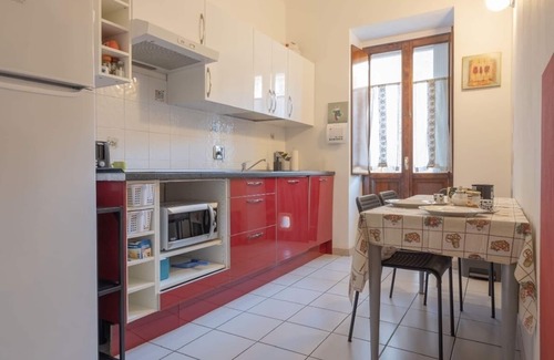 San Salvario Apartment | House 10 minutes from Porta Nuova! Family apartment. Pets allowediiiii