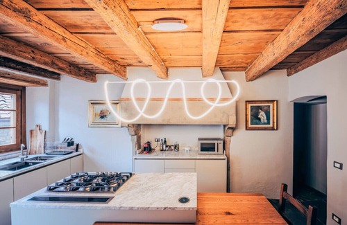 Poppi House | House 11 of the Village of Lierna