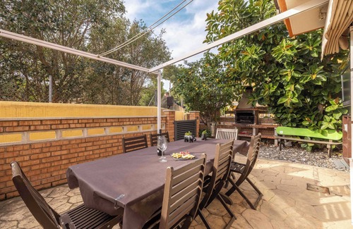 Miami Platja House | House 150 meters from the beach, swimming pool, barbecue and wallbox for electric cars.