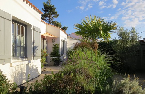 Noirmoutier-en-l'Ile House | House, 2 charming rooms (2 to 4 pers.). Ideally located between beaches and town