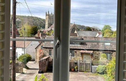 Dursley House | House ∙ 3 bedrooms ∙ 4 guests
