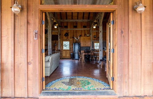 Buchanan Dam House | House ∙ 4 bedrooms ∙ 20 guests