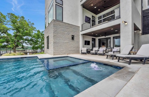 Burnet House | House ∙ 4 bedrooms ∙ 14 guests