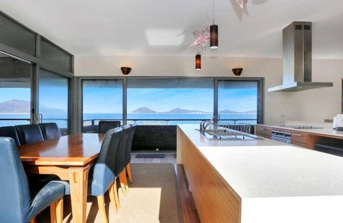 Hawks Nest House | House ∙ 4 bedrooms ∙ 8 guests