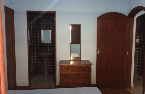 Praia da Enseada House | House 4 Bedrooms in Gated Community with Barbecue and Swimming Pool.