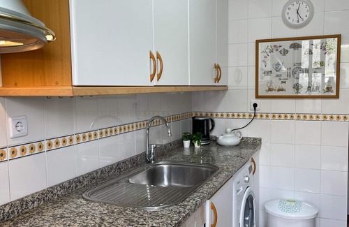 Aguda House | House 6 px 100m walk from the beach and 20' by train from the historic center of Porto.