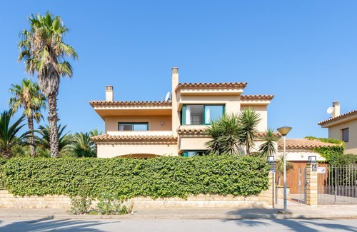 Sant Pere Pescador Ski Chalet | House Amfora 70, in 1st line, A/C, Wi-Fi, private pool, barbecue, garden.