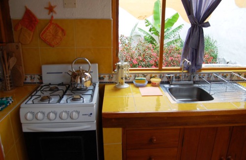 Tumbaco House | House Anahi. Beautiful, cozy and independent house. Quiet in contact with nature