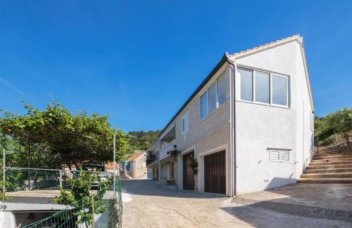 Nerezise House | House Andre