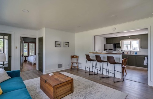 Clayton House | House at K's Motel with majestic views of St. Lawrence River