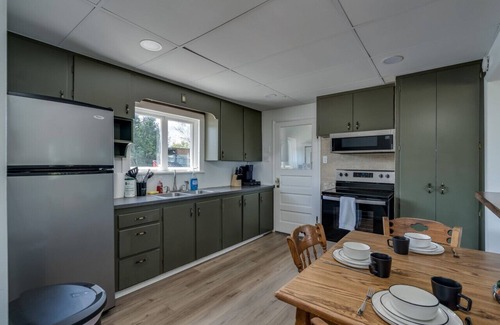 Clayton House | House at K's Motel with majestic views of St. Lawrence River