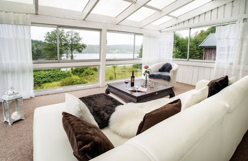 Munkedal Municipality House | House at the Lake